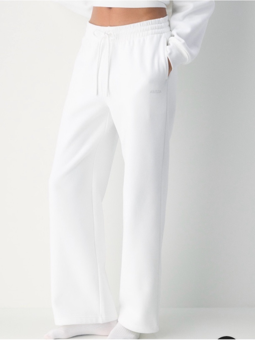 Aritzia white boyfriend fleece wide leg sweatpants in white